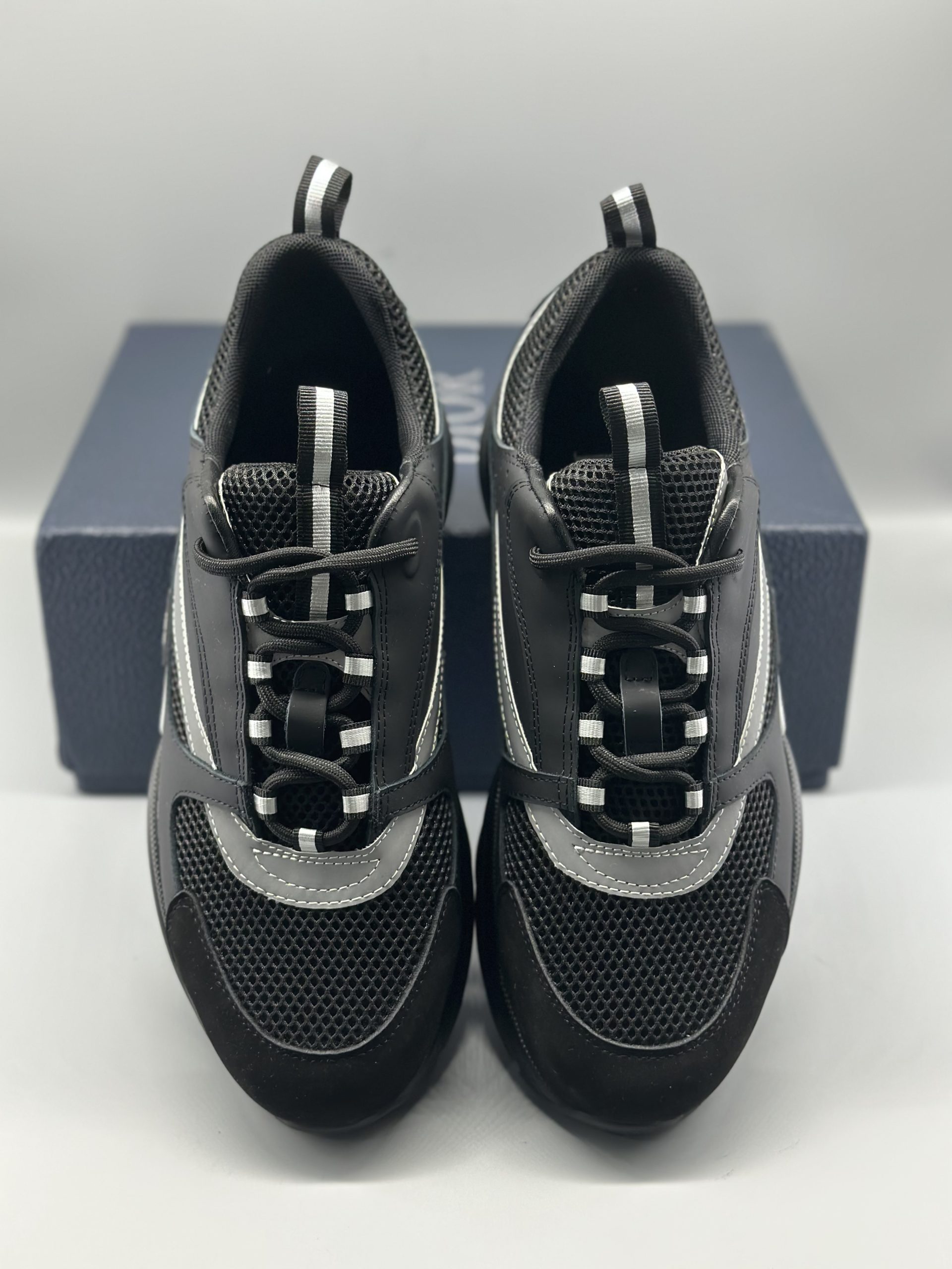 Di* B22 Black Silver