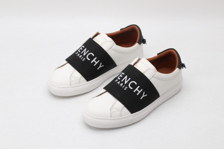 GIVENCH LOW-TOP SNEAKER