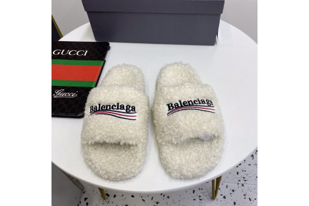 BLCG SLIPPERS