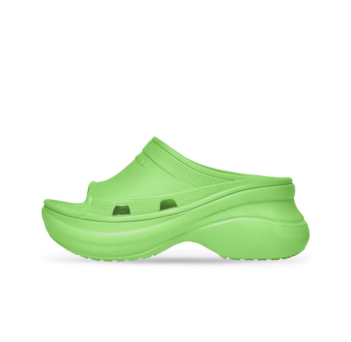 BLCG POOL CROCS