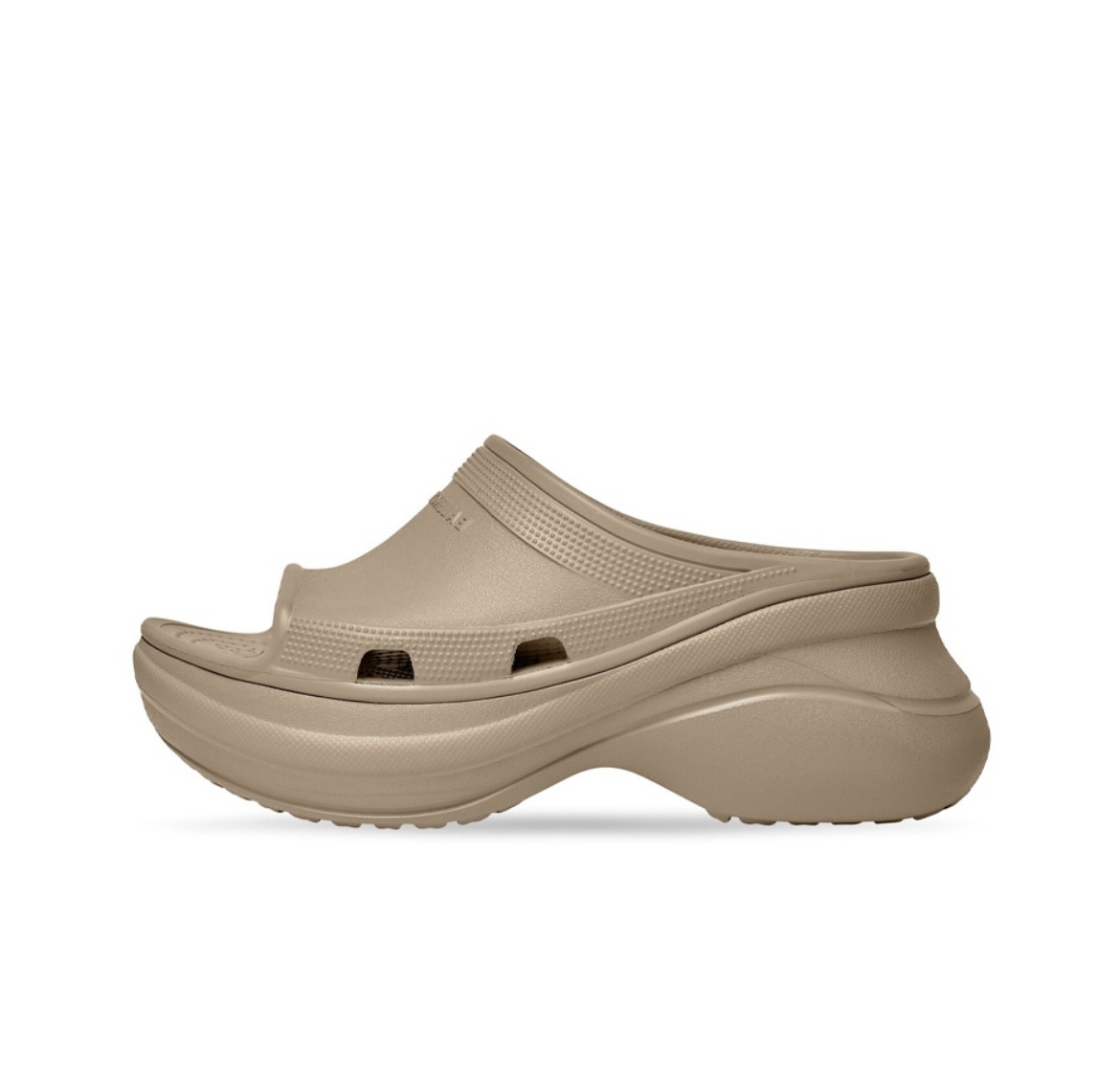 BLCG POOL CROCS