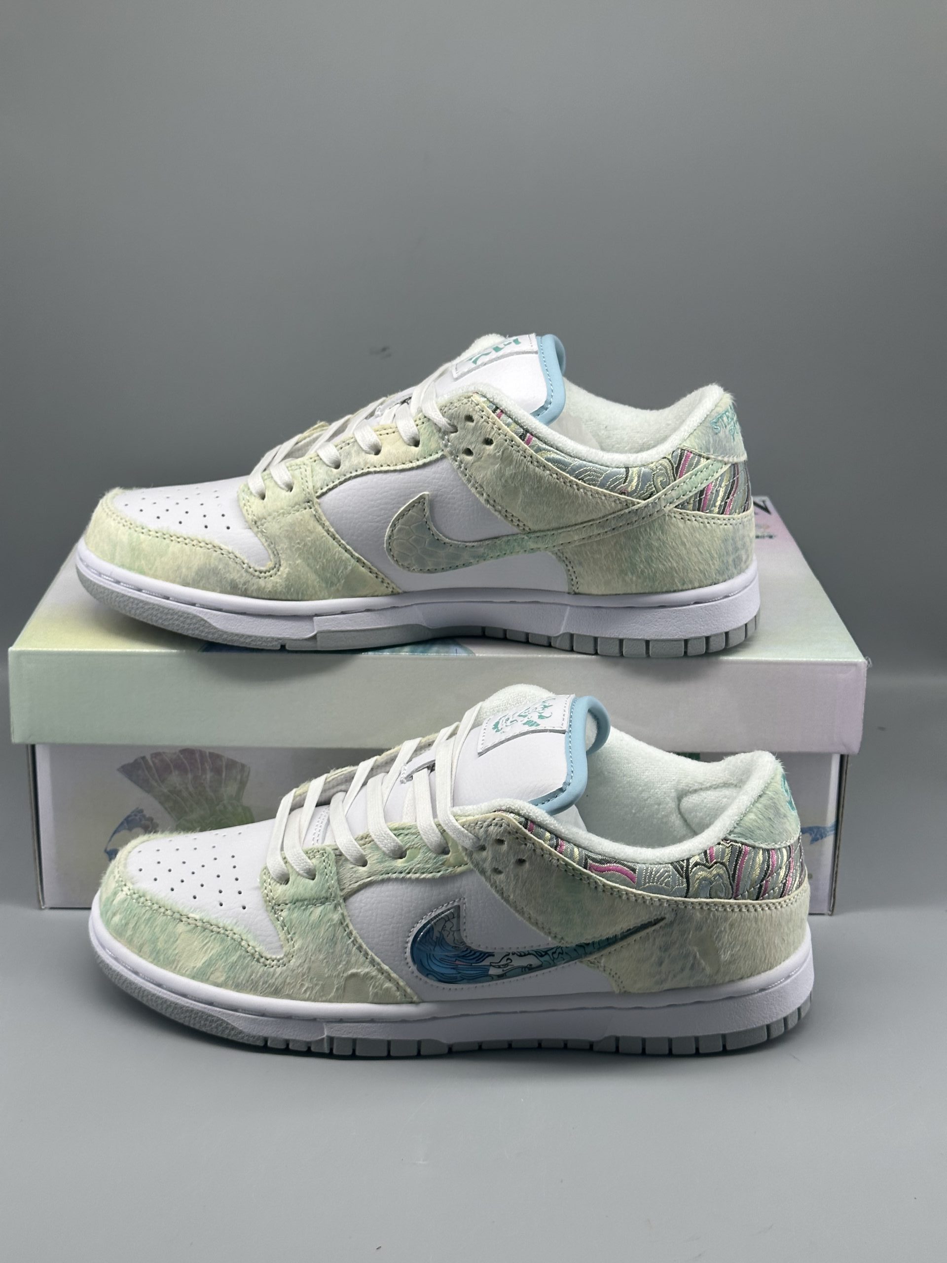 Nike Dunk Low the year of the Dragon