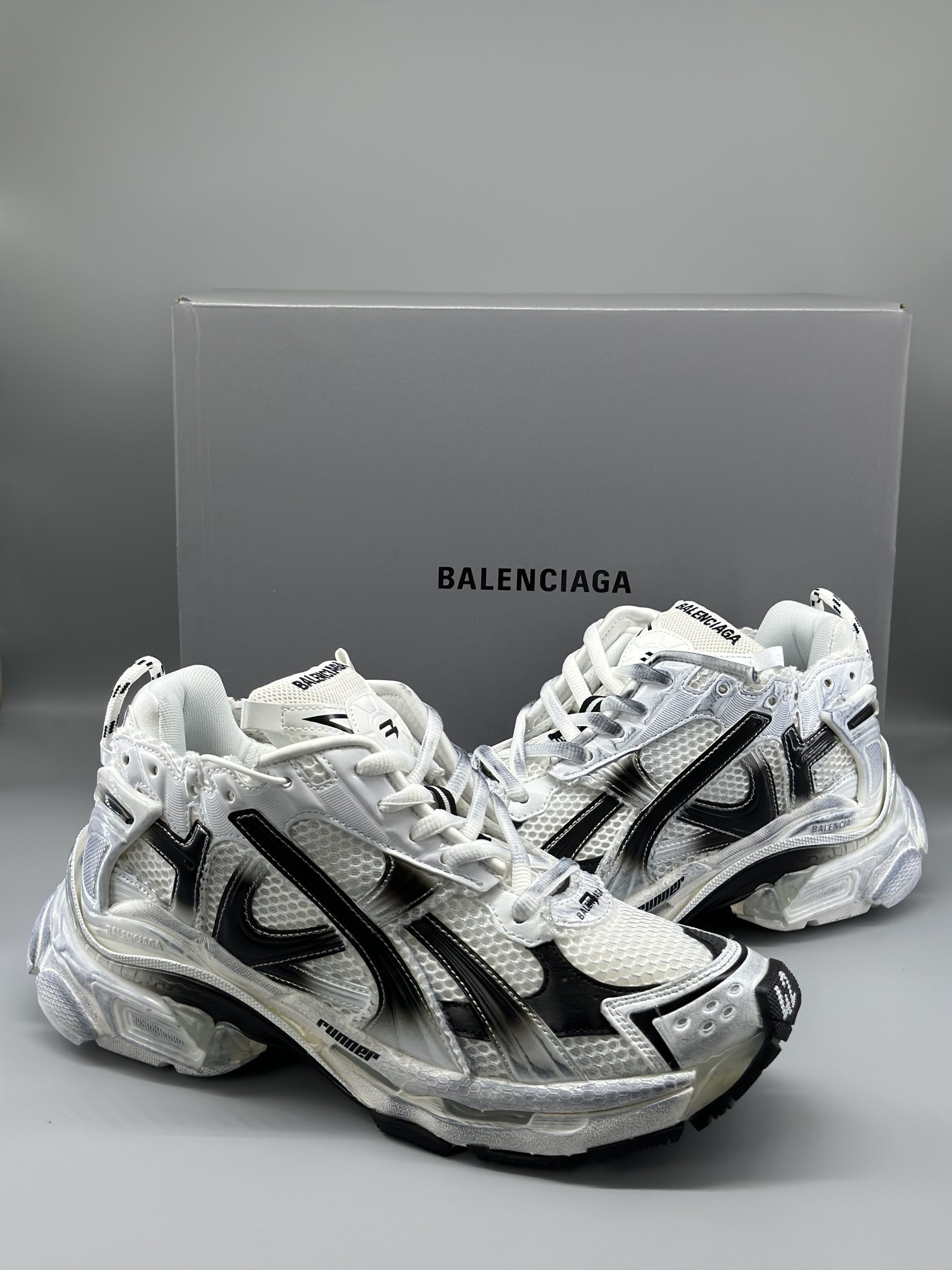 Balenciaga Runner SNEAKER