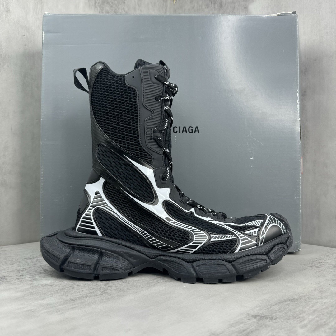 Balenciaga 5XL SNEAKER