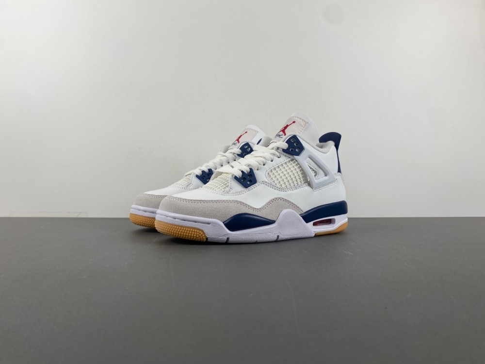 Nike SB x Air Jordan 4 “Navy”