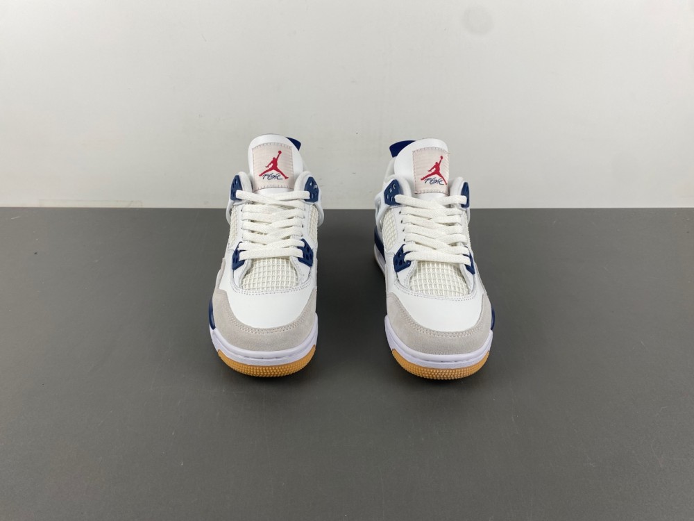 Nike SB x Air Jordan 4 “Navy”